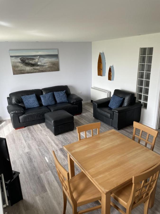 Beach Front Ground Floor Apartment Ланели Екстериор снимка